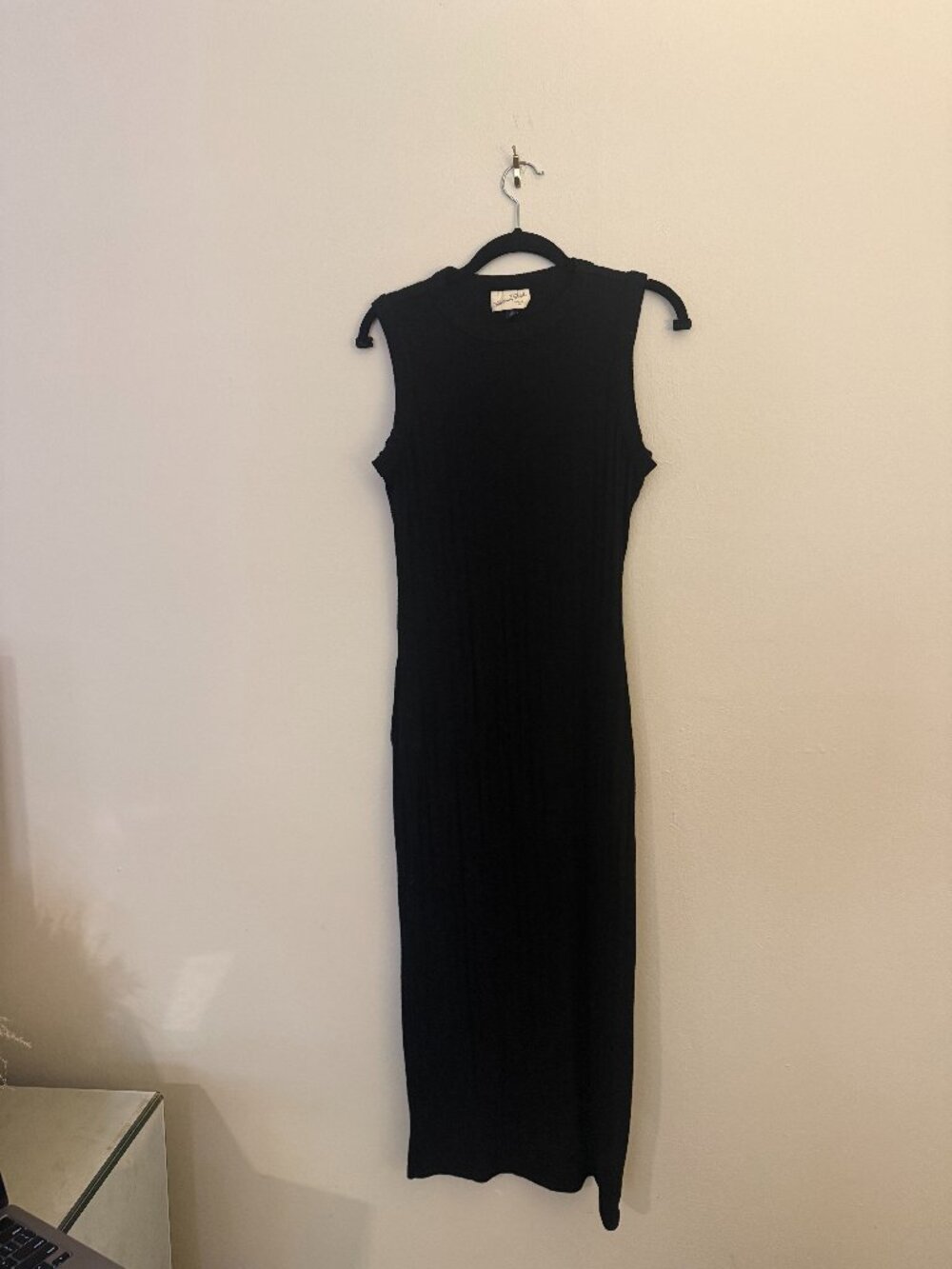 black ribbed midi dress